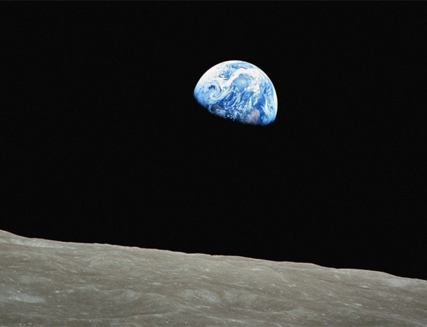 KI generiertes Bild: Die Erde vom Mond aus betrachtet.